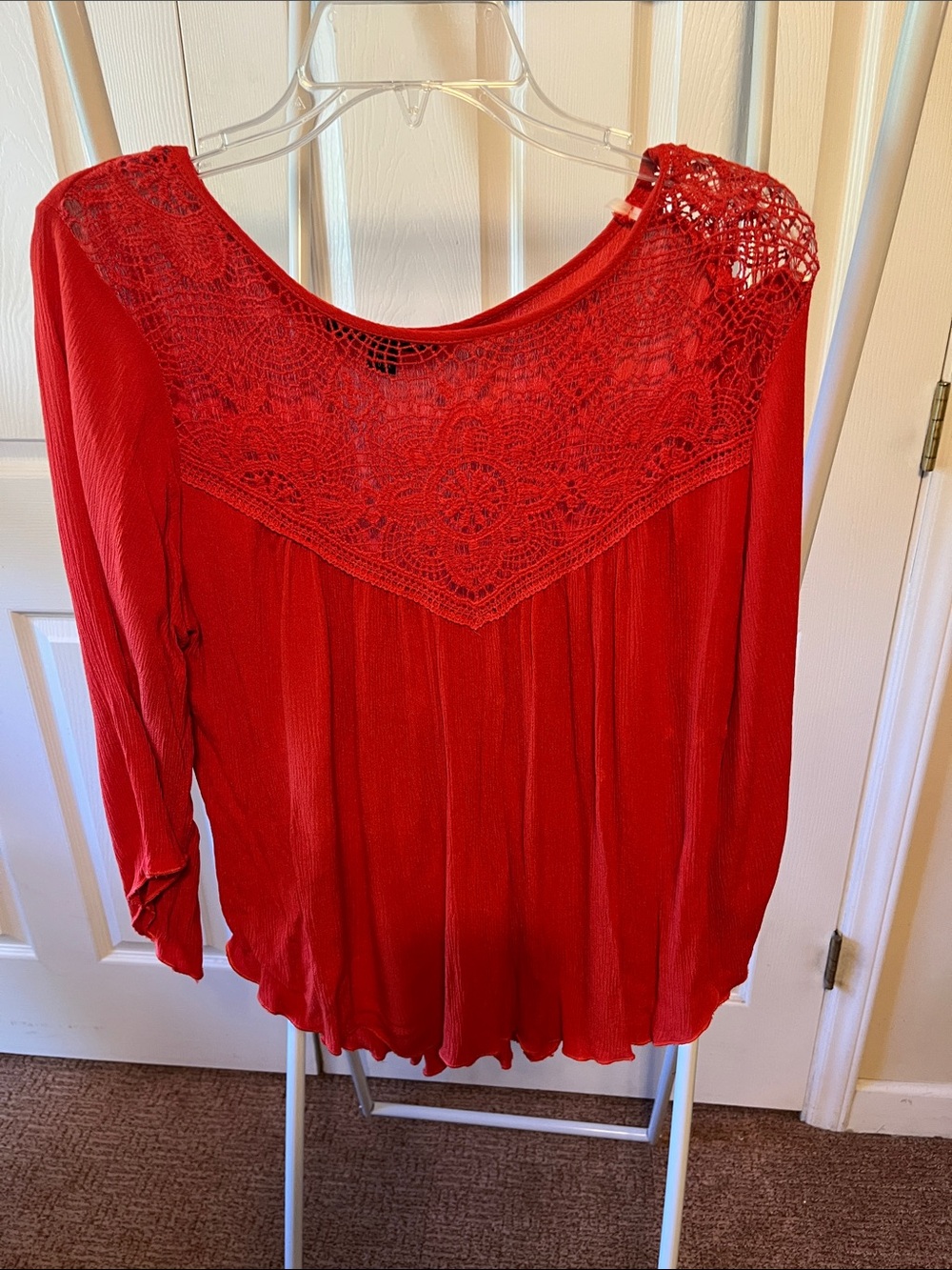 Women's Red Lace Yoke Long-Sleeve Top PTP 22” L 25”